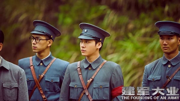 《烈火軍校》許凱「軍裝造型」帥到沒朋友！10個軍裝男神，楊洋、李易峰是抗拒不了的誘惑