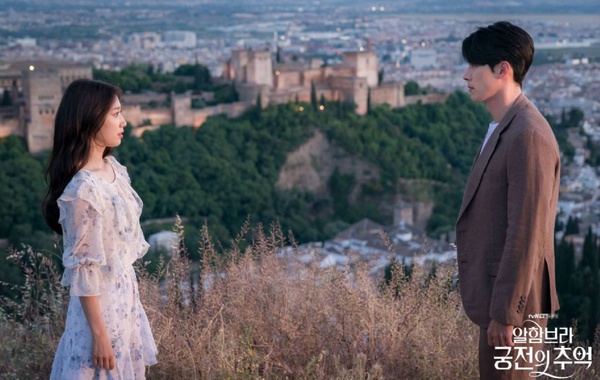 《山茶花開時》孔曉振、姜河那超有CP感，8位韓劇「百搭女王」，朴信惠跟誰都超配，只有和他不來電