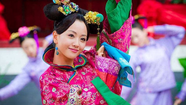 《宸汐緣》元瞳壞到紅！10個演反派爆紅的女星，蔣欣等了20年才演到《甄嬛傳》華妃大火