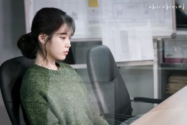 《原本以為只是手機掉了》任時完太會演!10位歌手出身的演員,IU、李昇基「影歌雙棲」