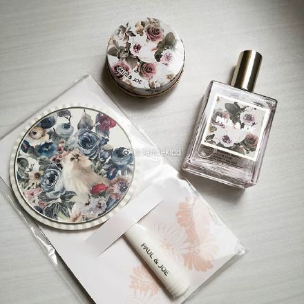 LADUREE、Paul & Joe推出超質感聖誕限定彩妝！「法式浪漫天鵝系列、貓咪香氛組合」精美包裝超燒！