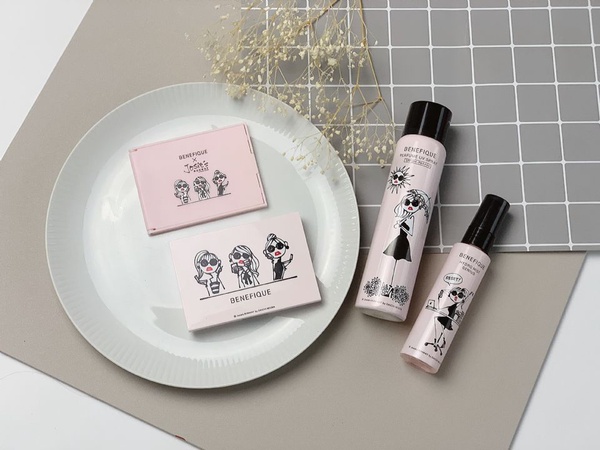 LADUREE、Paul & Joe推出超質感聖誕限定彩妝！「法式浪漫天鵝系列、貓咪香氛組合」精美包裝超燒！