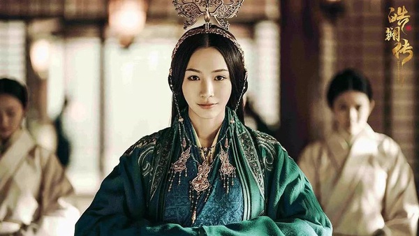 下一個吳謹言、趙麗穎！9位被于正力捧的明星，《烈火軍校》好多《延禧攻略》演員