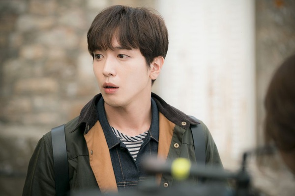 李宗泫私訊性騷擾網紅，終於退出CN BLUE！李宗泫變態發言、騷擾潤娥＆AOA惠晶，FNC不捧鄭容和，反用6行為護航他