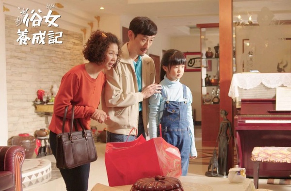 《俗女養成記》本週結局！劇中8大暖心時刻，媽媽準備一桌好菜、爸爸為嘉玲哭，每幕都像你爸媽