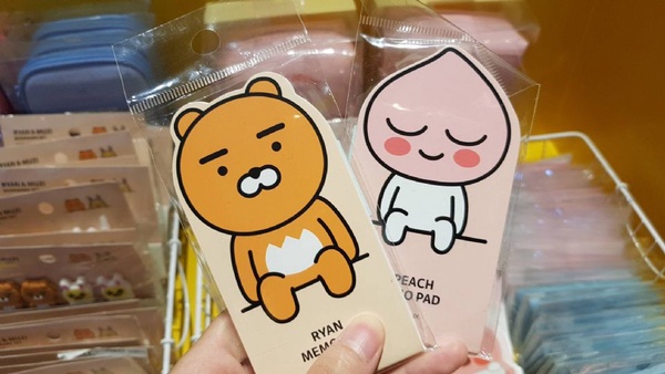KAKAO FRIENDS快閃店就在台北新光三越A11！超多超萌的KAKAO FRIENDS，全部都在台北新光三越A11等你～