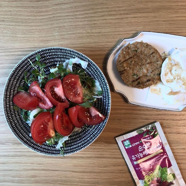 韓國網美教練14天練出腹肌！公開三餐食譜、每日運動，兩週練出精實馬甲線