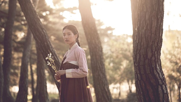 秀智出道十年9部戲劇作品大回顧！從「國民初戀」到《VAGABOND》腿上藏槍變身超辣女特務！