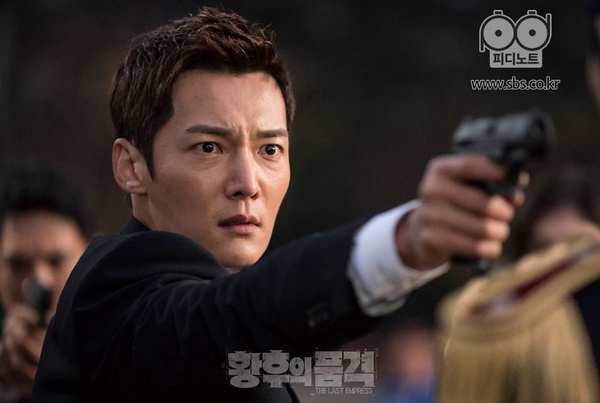 《VAGABOND》李昇基跑成Running man，8位動作戲帥炸韓星，池昌旭、李敏鎬根本專業特務，超想被他們保護