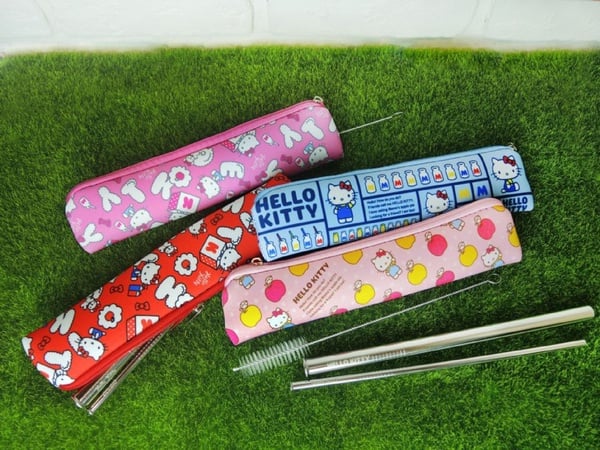 HELLO KITTY 45週年紀念商品就在7-11！45週年紀念的HELLO KITTY，一次三種商品就在7-11出沒啦～