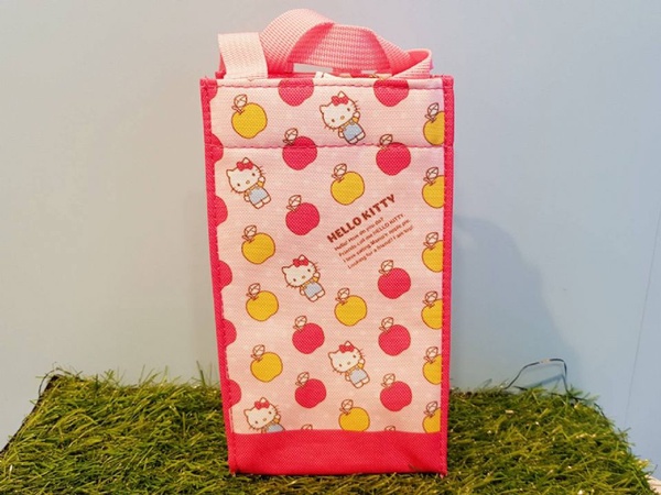HELLO KITTY 45週年紀念商品就在7-11！45週年紀念的HELLO KITTY，一次三種商品就在7-11出沒啦～
