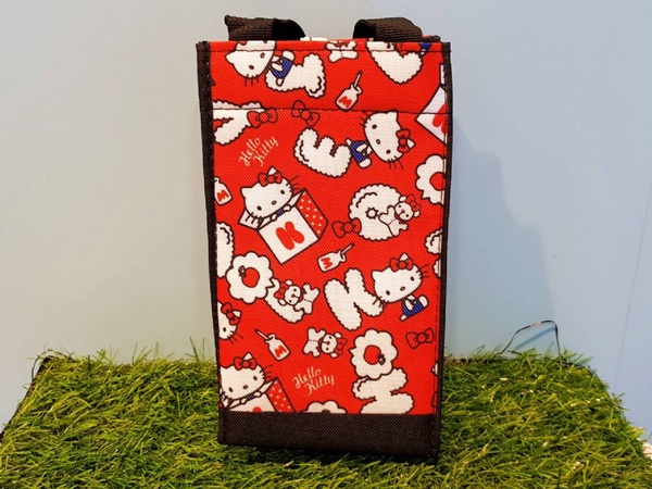 HELLO KITTY 45週年紀念商品就在7-11！45週年紀念的HELLO KITTY，一次三種商品就在7-11出沒啦～