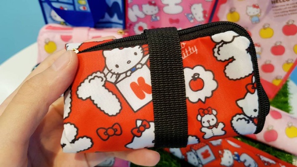 HELLO KITTY 45週年紀念商品就在7-11！45週年紀念的HELLO KITTY，一次三種商品就在7-11出沒啦～