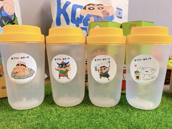 康青龍 x 蠟筆小新聯名第二波!超萌小白、小葵一起加入，周邊總整理看這!