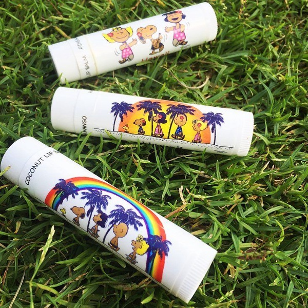 地區限定「焦糖色史努比」超萌特別款，只有這間店買的到！愛衝浪又曬黑的模樣超級萌！