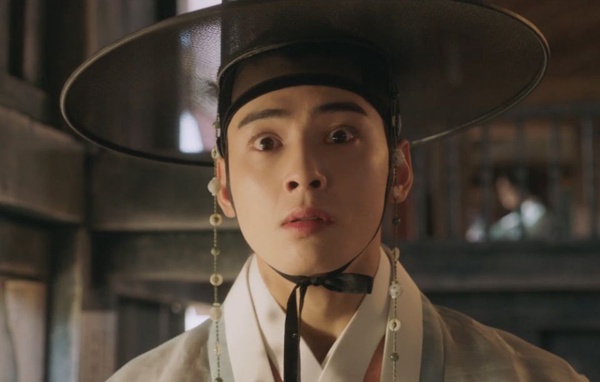 《他人即地獄》李棟旭變態吃人肉，洗刷爛演技罵名！8位曾因「挑錯劇本」被罵的韓星，申惠善最無辜，南柱赫評價逆轉