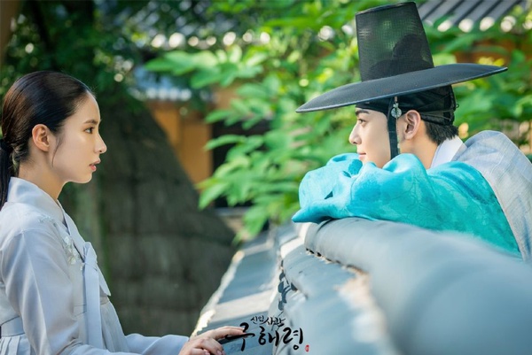 《他人即地獄》李棟旭變態吃人肉，洗刷爛演技罵名！8位曾因「挑錯劇本」被罵的韓星，申惠善最無辜，南柱赫評價逆轉