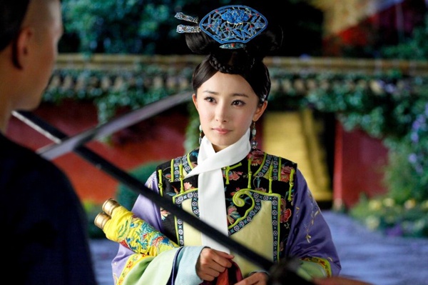 楊冪版令妃PK吳謹言、李純！網評9位穿旗服最美女星，趙麗穎、秦嵐都上榜