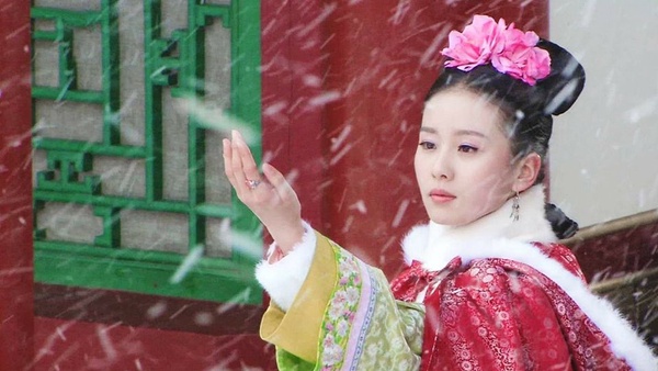 楊冪版令妃PK吳謹言、李純！網評9位穿旗服最美女星，趙麗穎、秦嵐都上榜