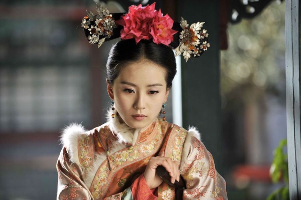 楊冪版令妃PK吳謹言、李純！網評9位穿旗服最美女星，趙麗穎、秦嵐都上榜
