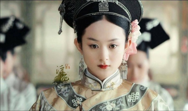 楊冪版令妃PK吳謹言、李純！網評9位穿旗服最美女星，趙麗穎、秦嵐都上榜