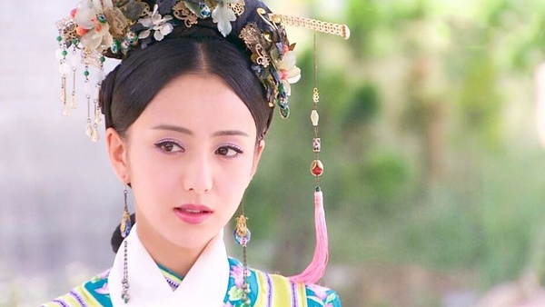 楊冪版令妃PK吳謹言、李純！網評9位穿旗服最美女星，趙麗穎、秦嵐都上榜