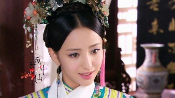 楊冪版令妃PK吳謹言、李純！網評9位穿旗服最美女星，趙麗穎、秦嵐都上榜