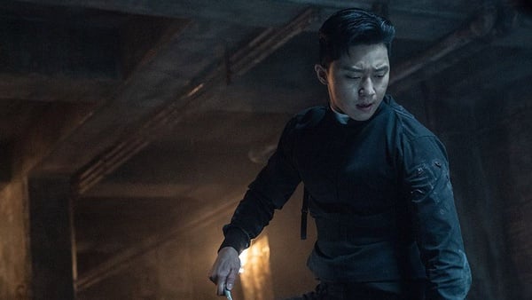 盤點近期13部驚悚恐怖電影！《牠 第二章》跳舞小丑惡夢重演，《鬼店》續作《安眠醫生》釋最終預告再現雙胞胎姐妹花