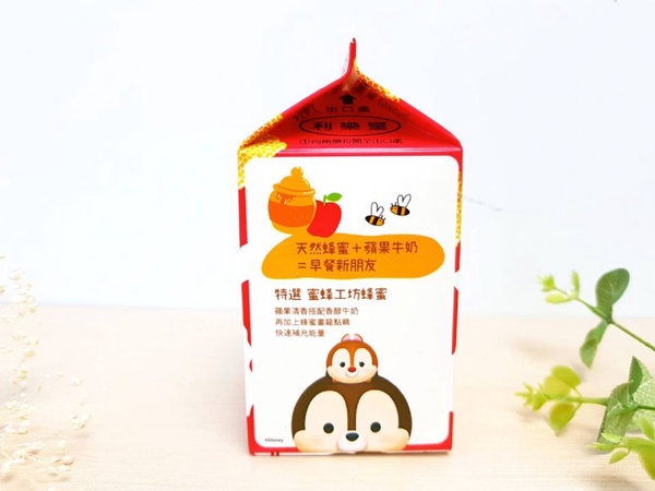 7-11米奇米妮「蜂蜜咖啡拿鐵」v.s.全家TsumTsum「蜂蜜蘋果牛奶」，蜜蜂工坊Ｘ迪士尼全面進攻7-11＆全家～