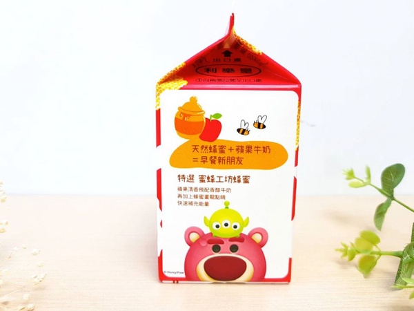 7-11米奇米妮「蜂蜜咖啡拿鐵」v.s.全家TsumTsum「蜂蜜蘋果牛奶」，蜜蜂工坊Ｘ迪士尼全面進攻7-11＆全家～