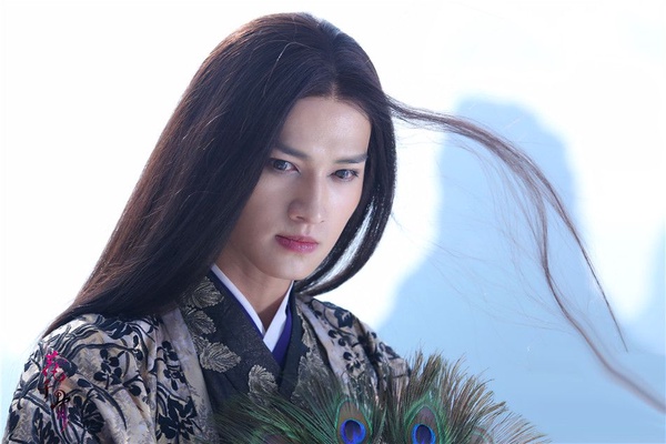 古裝劇11個靠「煙燻妝」黑化的男星！霍建華好妖豔，最後一位是何方妖孽