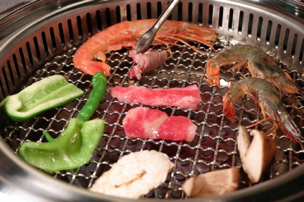 超熱門燒肉「金洹苑」新開幕，高級燒肉、火鍋讓你吃到飽CP值實在是太高了！