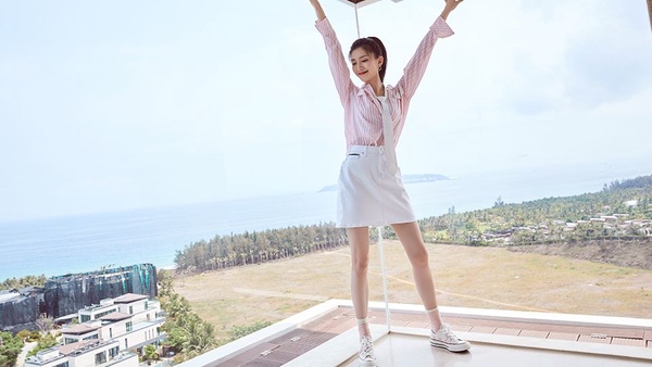 肖戰、李沁《誅仙》同框美腿太吸睛！網評10位可以「零修圖」腿精，她擊敗楊冪被譽為「第一美腿」女星