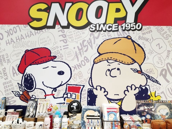 史努比專賣店「PEANUTS」現身中和Global Mall，大型翹鬍子史努比公仔絕對要拍！