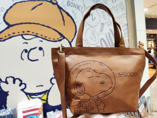 史努比專賣店「PEANUTS」現身中和Global Mall，大型翹鬍子史努比公仔絕對要拍！