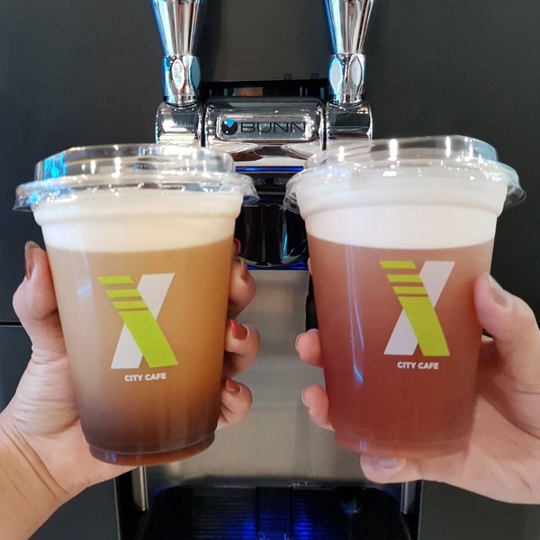 7-11氮氣飲品系列！網美級的粉嫩漸層「氮氣玫瑰烏龍果茶、氮氣冷萃咖啡」，全台限量100家7-11販售！