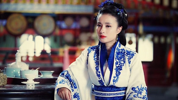 《甄嬛傳》安陵容近照美翻！12位娘娘近況對比，寧嬪辣到上熱搜，浣碧時裝好美