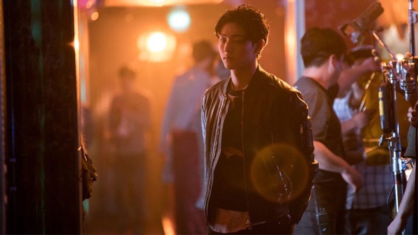 《VAGABOND》李昇基金髮花襯衫扮流氓！7位韓星演小混混，張基龍暴打IU收債嚇死人，李民基煙燻妝混混超破格