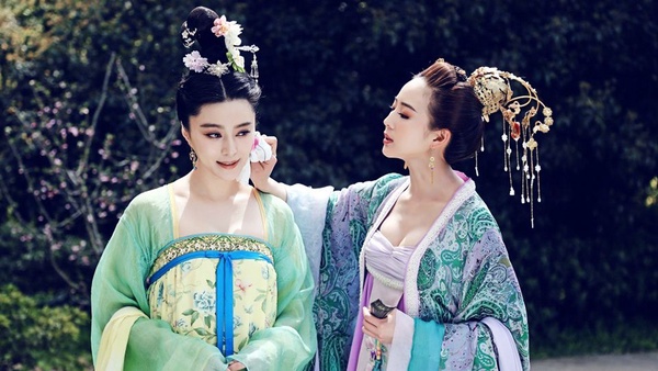 楊紫《我的莫格利男孩》人設像討人厭女配！9個奇葩女主人設，唐嫣被狂槽毀三觀、綠茶婊
