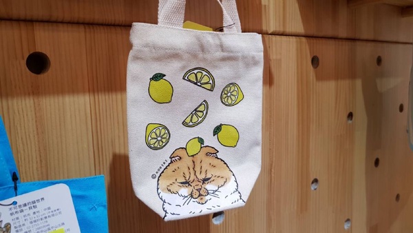 mine mine中山店推出「不可思議的貓世界」主題限定店！台灣初登場的「不可思議的貓世界」，mine mine中山店限時1個月推出～