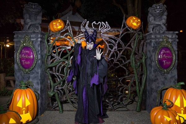 香港迪士尼樂園「Disney Halloween Time」！音樂劇＆迪士尼萬聖派對，還有超萌萬聖節限定達菲都在香港迪士尼～
