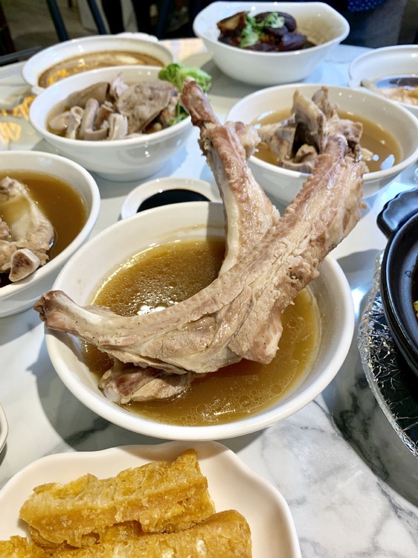 新加坡3大肉骨茶進軍台灣，「黃亞細肉骨茶」、「發起人肉骨茶」、「松發肉骨茶」超詳盡評比，招牌餐點、特色一次告訴你！