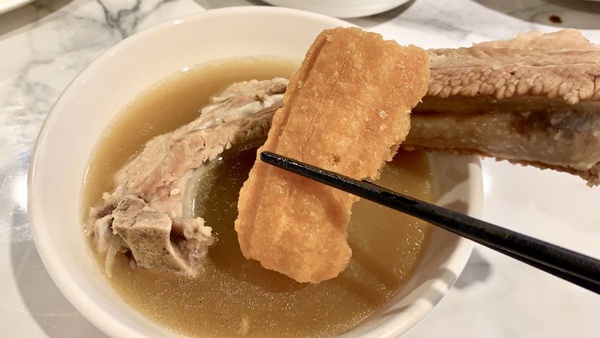新加坡3大肉骨茶進軍台灣，「黃亞細肉骨茶」、「發起人肉骨茶」、「松發肉骨茶」超詳盡評比，招牌餐點、特色一次告訴你！