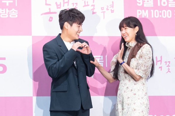 《山茶花開時》孔曉振的8大魅力，活得灑脫、演技好還敬業，難怪男人女人都愛孔曉振