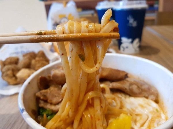 山雞部來台北南港囉！一中街超夯的山雞部進軍台北南港，想吃雞排公仔麵就趁現在～