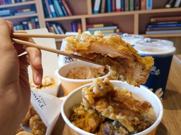 山雞部來台北南港囉！一中街超夯的山雞部進軍台北南港，想吃雞排公仔麵就趁現在～
