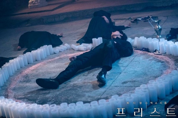 7部韓劇中的恐怖情節，《他人即地獄》李棟旭拔牙滿足虐待慾，但《Voice3》比他還變態！