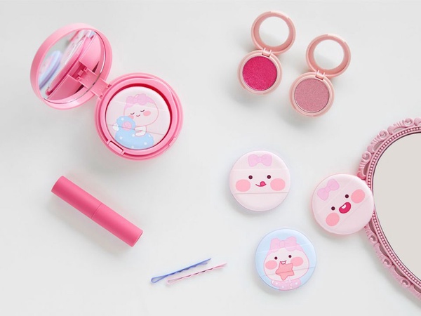 Kakao Friends「Lovely Apeach系列」推出秋冬新品，抱枕、浴袍、拖鞋到髮帶通通有，超萌Apeach美妝蛋必收！