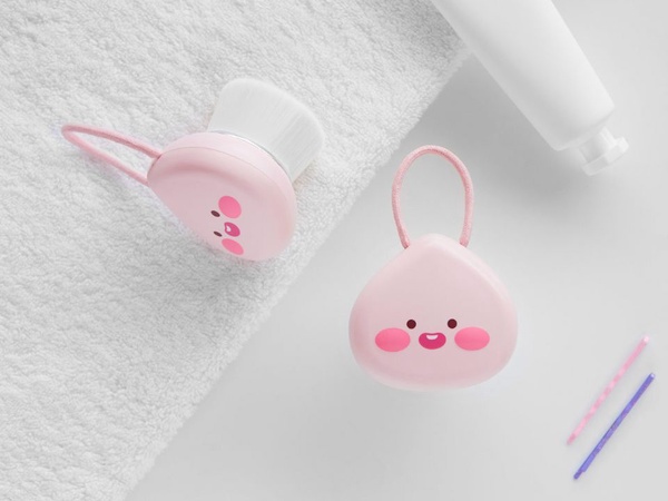 Kakao Friends「Lovely Apeach系列」推出秋冬新品，抱枕、浴袍、拖鞋到髮帶通通有，超萌Apeach美妝蛋必收！