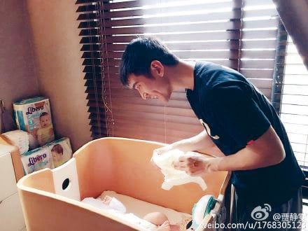 藏不住的幸福笑顏～「賈靜雯」老公帥孩子乖到底靠什麼？